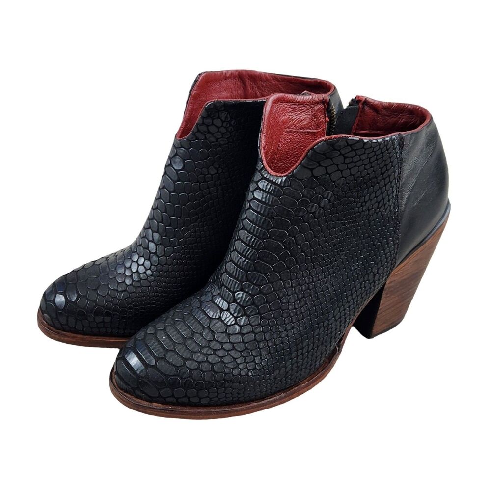 Freebird Detroit Ankle Boots Black Leather Snakeskin Texture Zip Heel Women 9